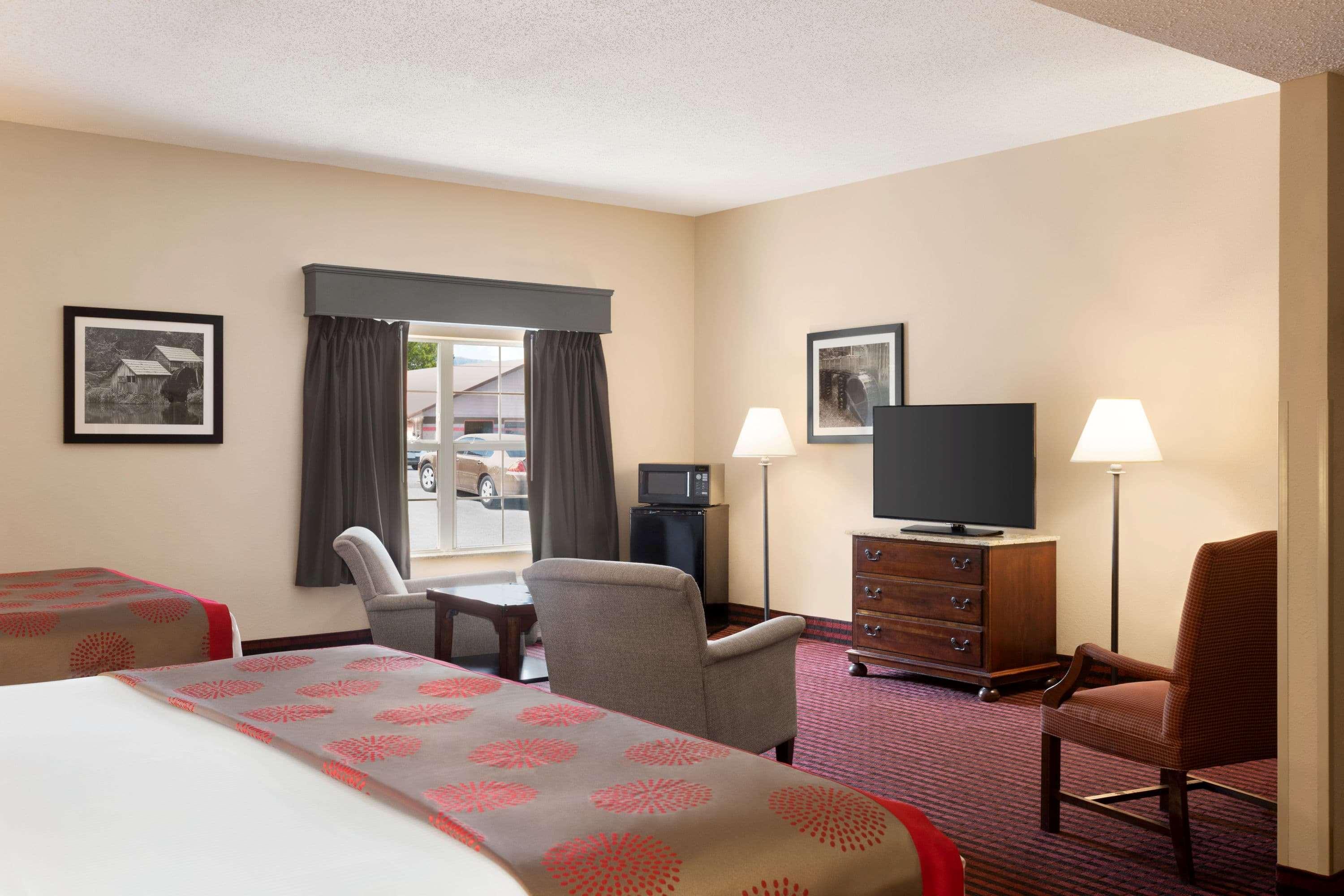 מלון Ramada By Wyndham Pigeon Forge North מראה חיצוני תמונה