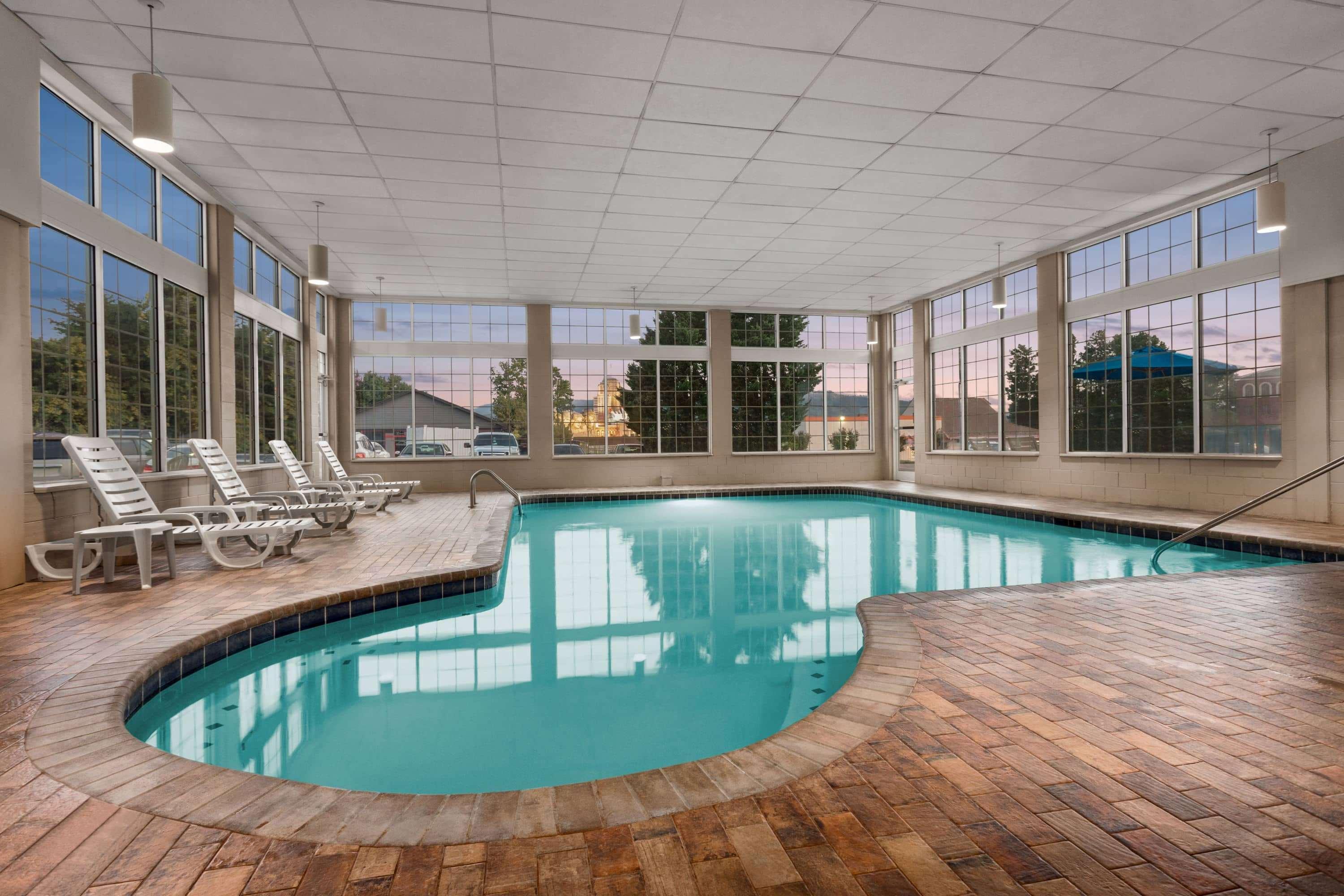 מלון Ramada By Wyndham Pigeon Forge North מראה חיצוני תמונה