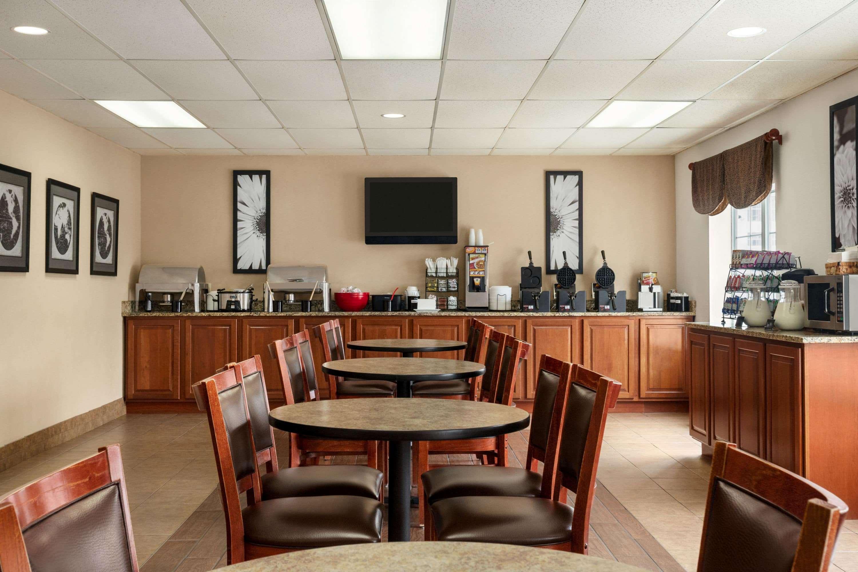 מלון Ramada By Wyndham Pigeon Forge North מראה חיצוני תמונה