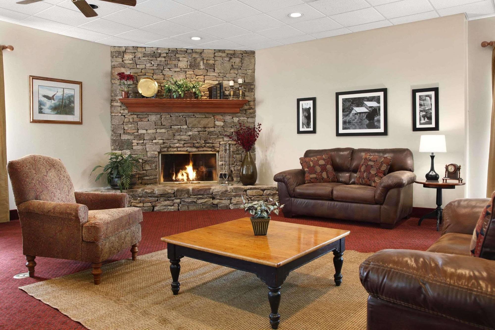 מלון Ramada By Wyndham Pigeon Forge North מראה חיצוני תמונה