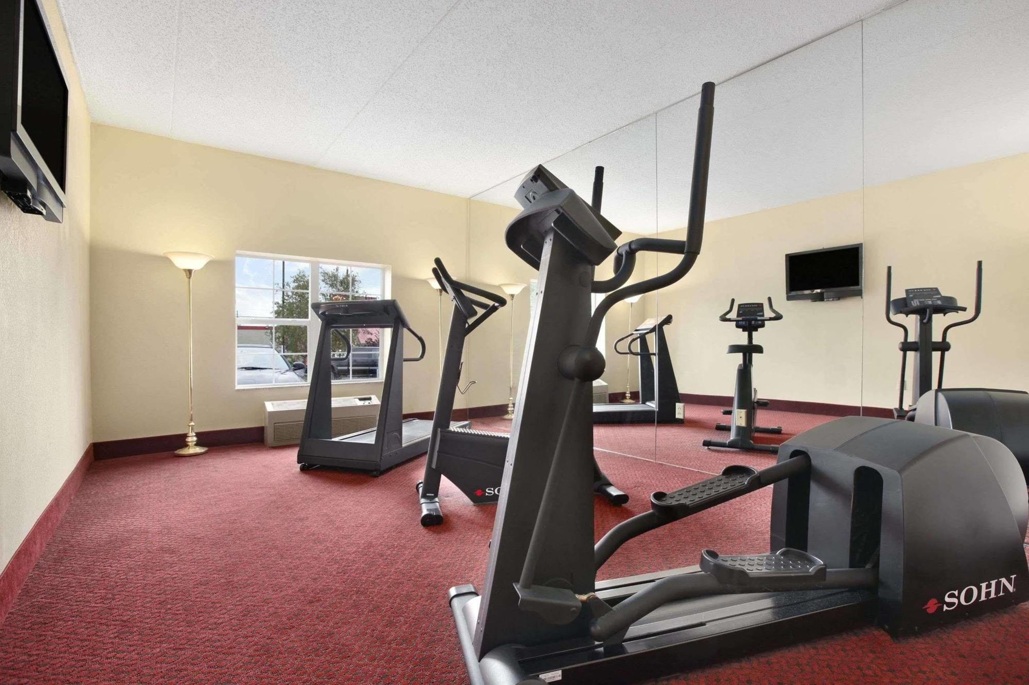 מלון Ramada By Wyndham Pigeon Forge North מראה חיצוני תמונה