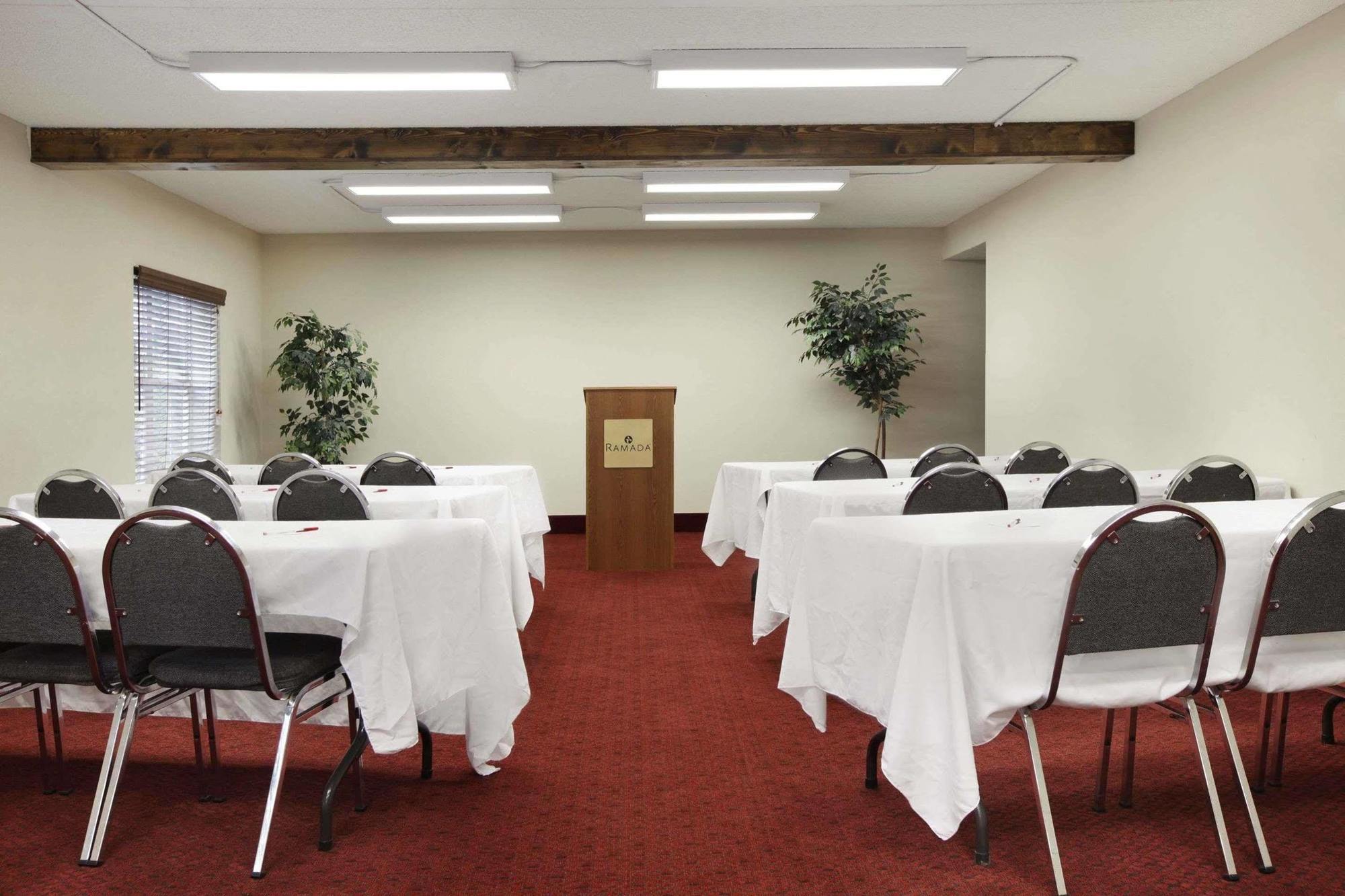 מלון Ramada By Wyndham Pigeon Forge North מראה חיצוני תמונה