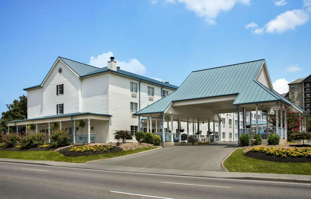 מלון Ramada By Wyndham Pigeon Forge North מראה חיצוני תמונה
